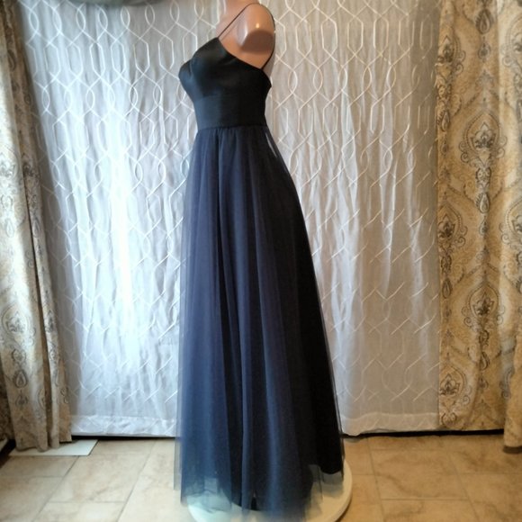 Mori Lee Gown formal tulle in blue navy . Size 4 - Picture 7 of 13